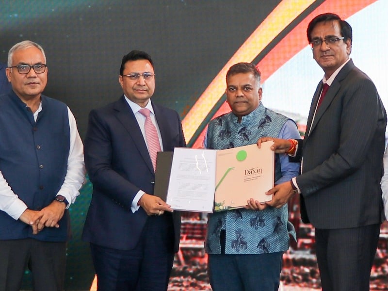 signature global lalit